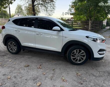 Белый Хендай Туксон, объемом двигателя 2 л и пробегом 193 тыс. км за 17890 $, фото 3 на Automoto.ua