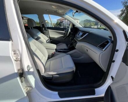 Белый Хендай Туксон, объемом двигателя 0 л и пробегом 144 тыс. км за 12600 $, фото 7 на Automoto.ua