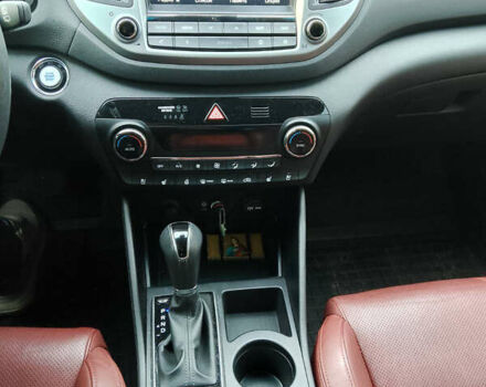 Белый Хендай Туксон, объемом двигателя 2 л и пробегом 68 тыс. км за 27000 $, фото 14 на Automoto.ua