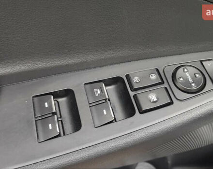 Белый Хендай Туксон, объемом двигателя 2 л и пробегом 147 тыс. км за 17500 $, фото 22 на Automoto.ua