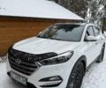 Белый Хендай Туксон, объемом двигателя 2 л и пробегом 200 тыс. км за 19800 $, фото 1 на Automoto.ua