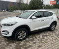 Белый Хендай Туксон, объемом двигателя 1.69 л и пробегом 178 тыс. км за 12800 $, фото 5 на Automoto.ua
