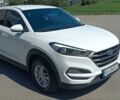 Белый Хендай Туксон, объемом двигателя 2 л и пробегом 177 тыс. км за 14500 $, фото 1 на Automoto.ua