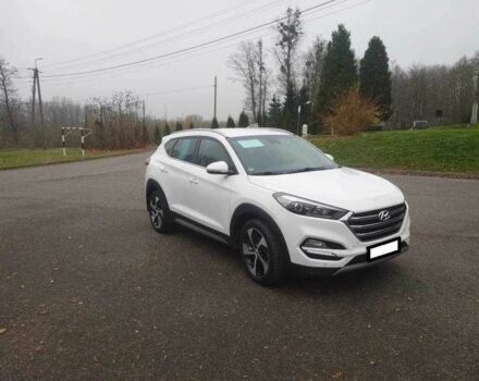 Білий Хендай Туксон, об'ємом двигуна 1.6 л та пробігом 85 тис. км за 10600 $, фото 6 на Automoto.ua