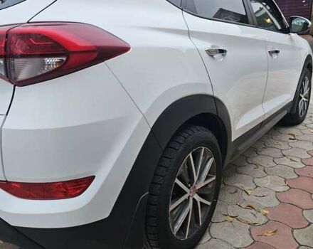 Белый Хендай Туксон, объемом двигателя 2 л и пробегом 187 тыс. км за 24000 $, фото 19 на Automoto.ua