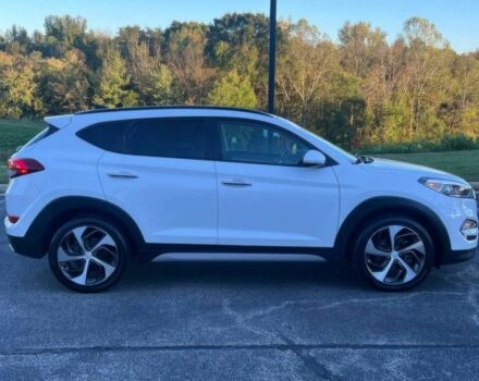 Хендай Туксон 2017 в Ужгороде на Automoto.ua Белый Хендай Туксон, объемом двигателя 1.6 л и пробегом 64 тыс. км за 7200 $, фото 1 на Automoto.ua