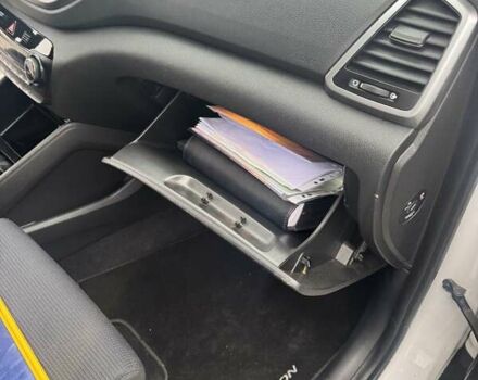 Белый Хендай Туксон, объемом двигателя 1.7 л и пробегом 149 тыс. км за 18200 $, фото 19 на Automoto.ua