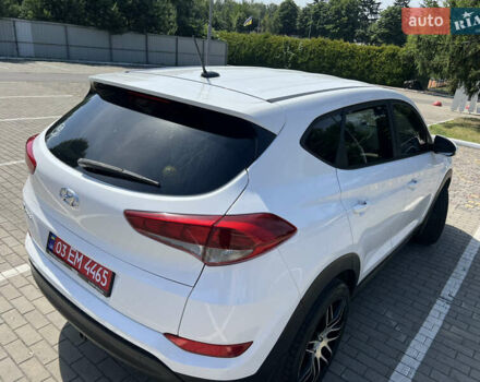 Белый Хендай Туксон, объемом двигателя 2 л и пробегом 167 тыс. км за 13900 $, фото 8 на Automoto.ua