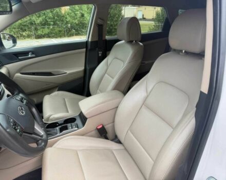 Белый Хендай Туксон, объемом двигателя 1.6 л и пробегом 62 тыс. км за 10200 $, фото 8 на Automoto.ua