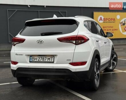 Белый Хендай Туксон, объемом двигателя 2 л и пробегом 82 тыс. км за 19000 $, фото 2 на Automoto.ua