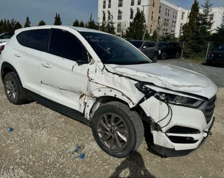 Білий Хендай Туксон, об'ємом двигуна 2 л та пробігом 82 тис. км за 15800 $, фото 1 на Automoto.ua