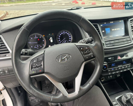 Белый Хендай Туксон, объемом двигателя 1.69 л и пробегом 178 тыс. км за 12800 $, фото 26 на Automoto.ua