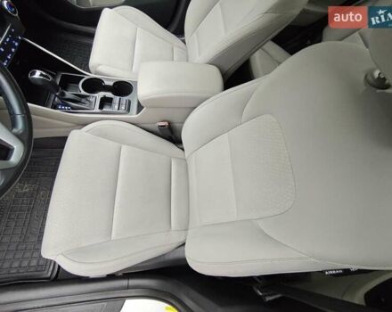 Белый Хендай Туксон, объемом двигателя 2.36 л и пробегом 75 тыс. км за 16700 $, фото 9 на Automoto.ua