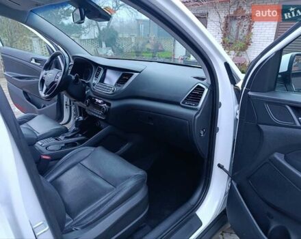 Білий Хендай Туксон, об'ємом двигуна 2 л та пробігом 169 тис. км за 19999 $, фото 75 на Automoto.ua