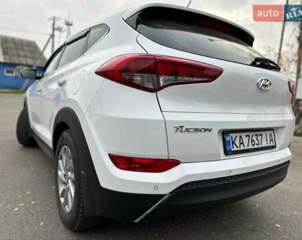 Белый Хендай Туксон, объемом двигателя 2 л и пробегом 131 тыс. км за 17600 $, фото 7 на Automoto.ua