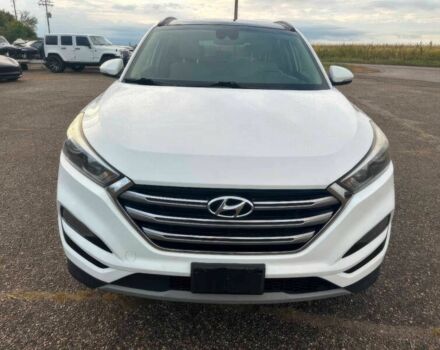 Белый Хендай Туксон, объемом двигателя 1.6 л и пробегом 48 тыс. км за 9200 $, фото 1 на Automoto.ua