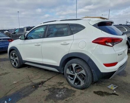 Белый Хендай Туксон, объемом двигателя 1.6 л и пробегом 120 тыс. км за 2800 $, фото 1 на Automoto.ua