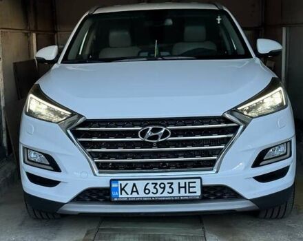 Белый Хендай Туксон, объемом двигателя 2 л и пробегом 97 тыс. км за 24800 $, фото 1 на Automoto.ua