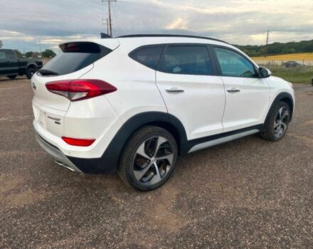 Белый Хендай Туксон, объемом двигателя 1.6 л и пробегом 48 тыс. км за 9200 $, фото 5 на Automoto.ua