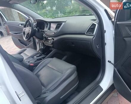 Білий Хендай Туксон, об'ємом двигуна 2 л та пробігом 169 тис. км за 19999 $, фото 32 на Automoto.ua