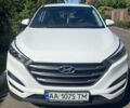 Белый Хендай Туксон, объемом двигателя 2 л и пробегом 135 тыс. км за 17000 $, фото 1 на Automoto.ua