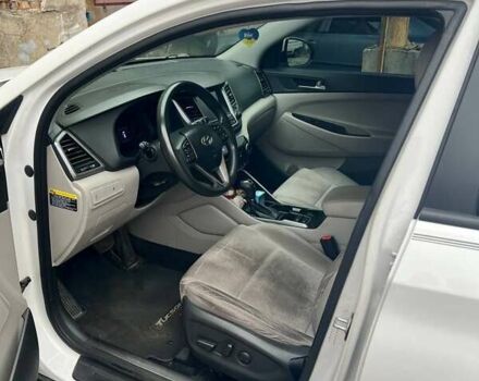 Белый Хендай Туксон, объемом двигателя 2 л и пробегом 96 тыс. км за 16900 $, фото 7 на Automoto.ua
