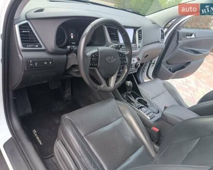 Білий Хендай Туксон, об'ємом двигуна 2 л та пробігом 169 тис. км за 19999 $, фото 92 на Automoto.ua