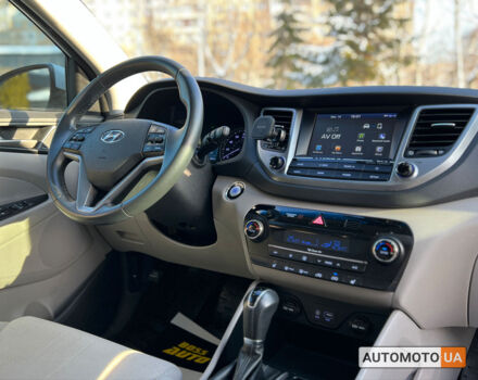 Білий Хендай Туксон, об'ємом двигуна 2.4 л та пробігом 67 тис. км за 19700 $, фото 9 на Automoto.ua