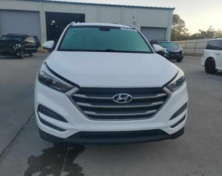 Белый Хендай Туксон, объемом двигателя 2 л и пробегом 129 тыс. км за 10800 $, фото 4 на Automoto.ua