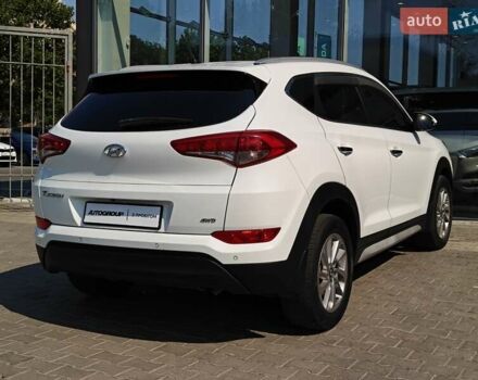 Белый Хендай Туксон, объемом двигателя 2 л и пробегом 99 тыс. км за 20500 $, фото 6 на Automoto.ua