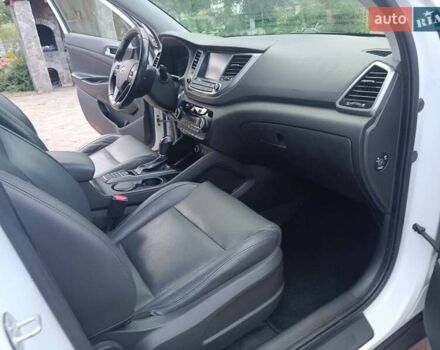 Білий Хендай Туксон, об'ємом двигуна 2 л та пробігом 169 тис. км за 19999 $, фото 36 на Automoto.ua