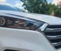 Белый Хендай Туксон, объемом двигателя 1.69 л и пробегом 227 тыс. км за 18600 $, фото 7 на Automoto.ua