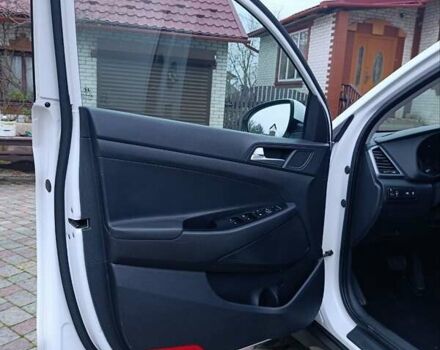 Білий Хендай Туксон, об'ємом двигуна 2 л та пробігом 169 тис. км за 19999 $, фото 69 на Automoto.ua