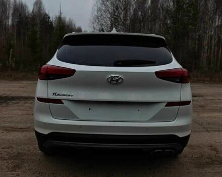 Белый Хендай Туксон, объемом двигателя 2 л и пробегом 75 тыс. км за 13500 $, фото 5 на Automoto.ua