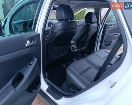 Білий Хендай Туксон, об'ємом двигуна 2 л та пробігом 169 тис. км за 19999 $, фото 73 на Automoto.ua