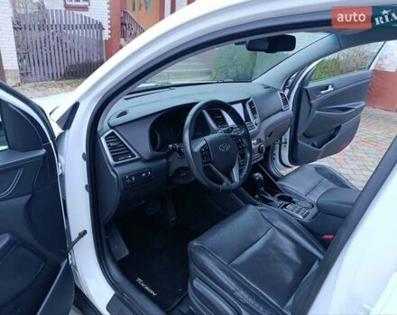 Білий Хендай Туксон, об'ємом двигуна 2 л та пробігом 169 тис. км за 19999 $, фото 74 на Automoto.ua