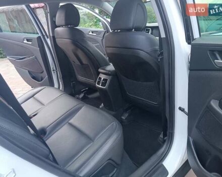 Білий Хендай Туксон, об'ємом двигуна 2 л та пробігом 169 тис. км за 19999 $, фото 37 на Automoto.ua