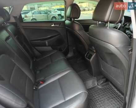 Белый Хендай Туксон, объемом двигателя 2 л и пробегом 99 тыс. км за 20500 $, фото 20 на Automoto.ua