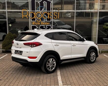 Белый Хендай Туксон, объемом двигателя 2 л и пробегом 90 тыс. км за 13800 $, фото 4 на Automoto.ua