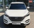 Белый Хендай Туксон, объемом двигателя 2 л и пробегом 99 тыс. км за 20500 $, фото 4 на Automoto.ua