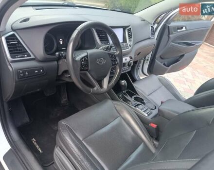 Хендай Туксон 2018 в Львове на Automoto.ua Белый Хендай Туксон, объемом двигателя 2 л и пробегом 169 тыс. км за 21400 $, фото 84 на Automoto.ua