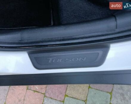 Білий Хендай Туксон, об'ємом двигуна 2 л та пробігом 169 тис. км за 19999 $, фото 68 на Automoto.ua