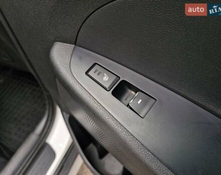 Белый Хендай Туксон, объемом двигателя 2 л и пробегом 111 тыс. км за 19999 $, фото 11 на Automoto.ua