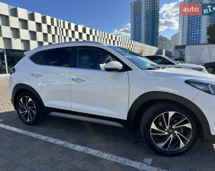Белый Хендай Туксон, объемом двигателя 2 л и пробегом 97 тыс. км за 24800 $, фото 12 на Automoto.ua