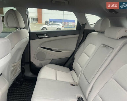 Белый Хендай Туксон, объемом двигателя 2 л и пробегом 91 тыс. км за 15900 $, фото 19 на Automoto.ua