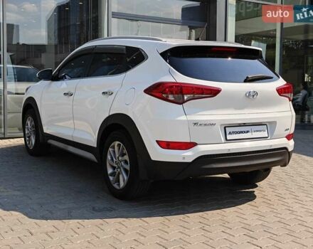 Белый Хендай Туксон, объемом двигателя 2 л и пробегом 99 тыс. км за 20500 $, фото 9 на Automoto.ua