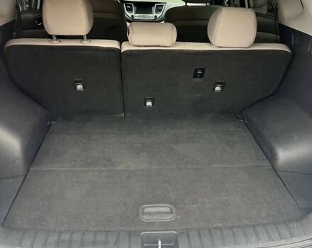 Белый Хендай Туксон, объемом двигателя 2 л и пробегом 96 тыс. км за 16900 $, фото 4 на Automoto.ua