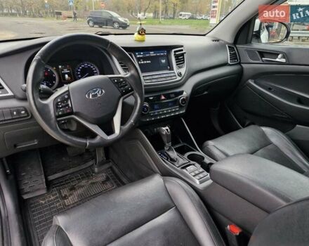 Белый Хендай Туксон, объемом двигателя 2 л и пробегом 111 тыс. км за 19999 $, фото 18 на Automoto.ua