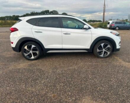 Белый Хендай Туксон, объемом двигателя 1.6 л и пробегом 48 тыс. км за 9200 $, фото 3 на Automoto.ua