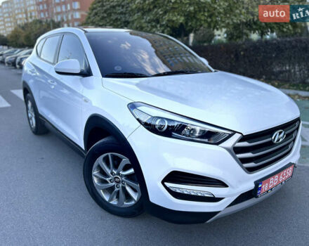 Хендай Туксон 2018 в Киеве на Automoto.ua Белый Хендай Туксон, объемом двигателя 2 л и пробегом 143 тыс. км за 19600 $, фото 7 на Automoto.ua